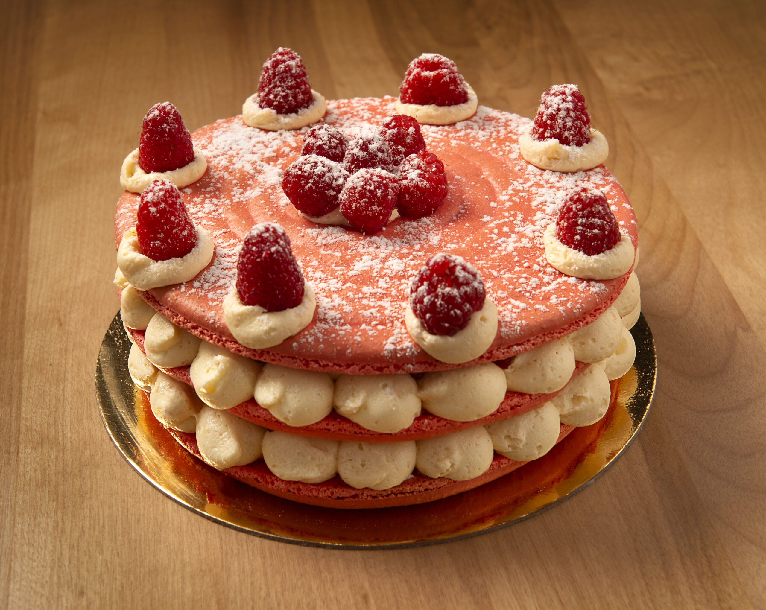 Macaron à la framboise géant